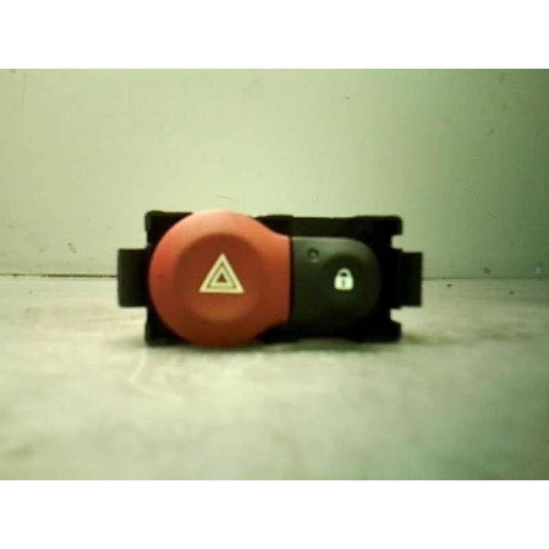 Bouton de warning RENAULT CLIO 3