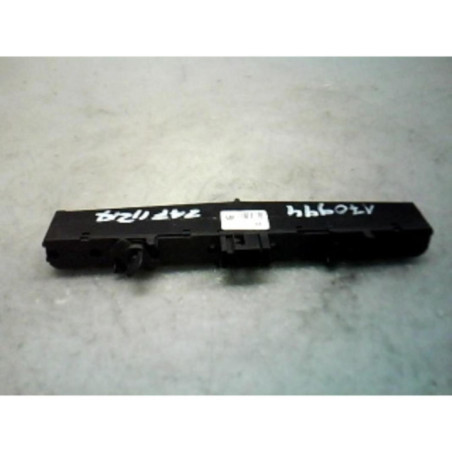 Bouton de warning OPEL ZAFIRA B