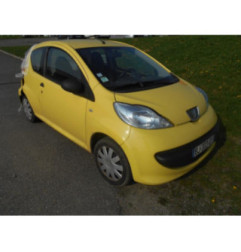 Feu arriere stop central PEUGEOT 107 Photo n°4