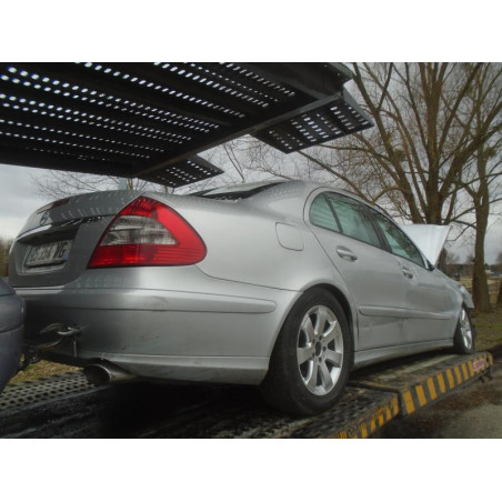 Verin de coffre MERCEDES CLASSE E 211