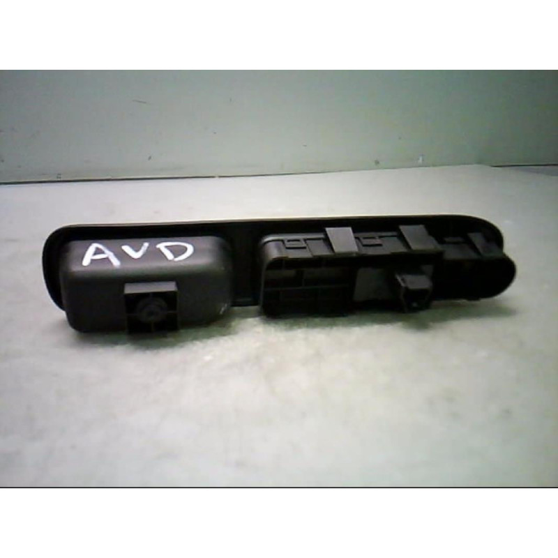 Interrupteur de leve vitre avant droit PEUGEOT 307