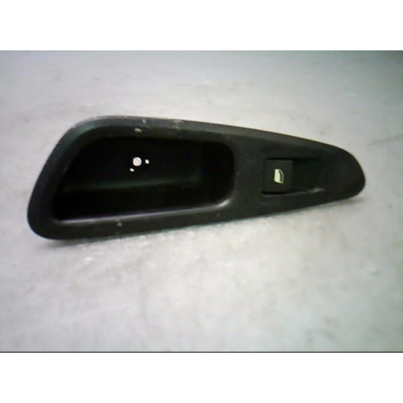 Interrupteur de leve vitre arriere droit PEUGEOT 308 1 SW