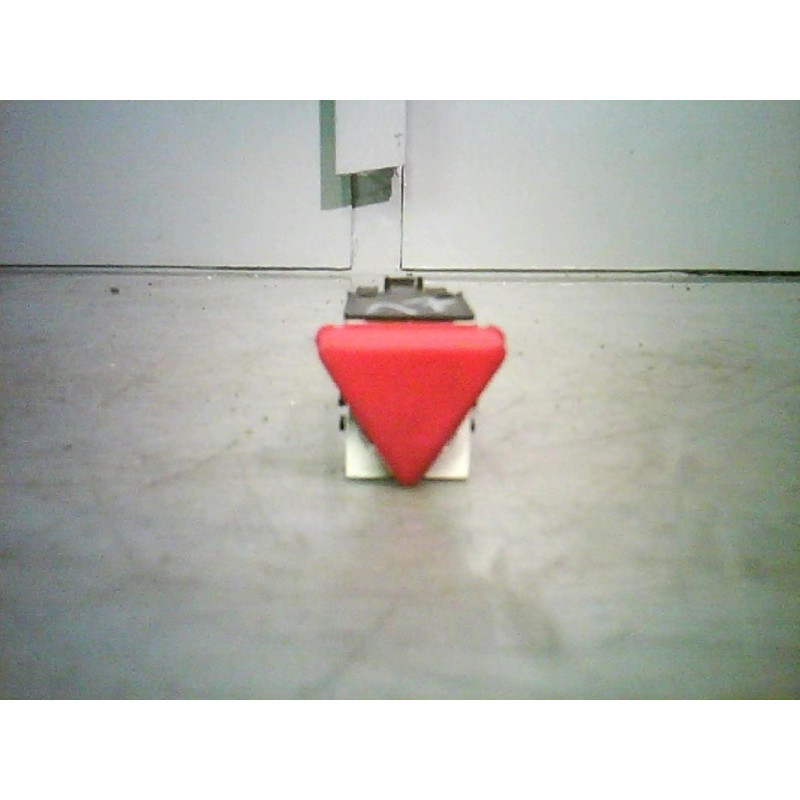 Bouton de warning VOLKSWAGEN GOLF 5