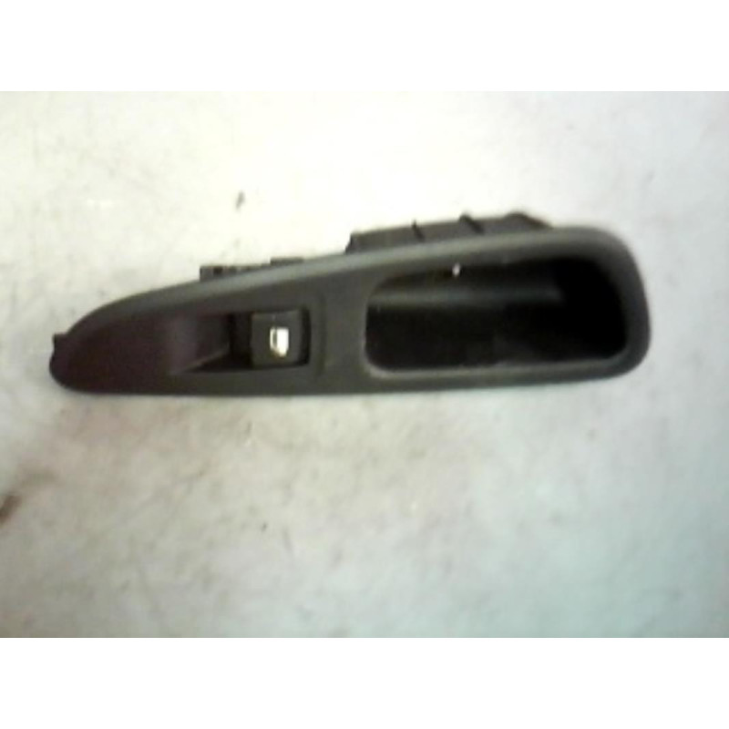 Interrupteur de leve vitre arriere gauche PEUGEOT 308 1