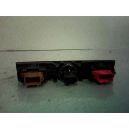 Bouton de warning RENAULT CLIO 2