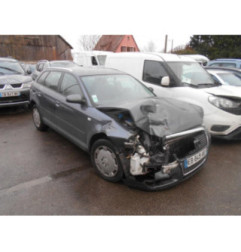 Verin de coffre AUDI A3 2 Photo n°4