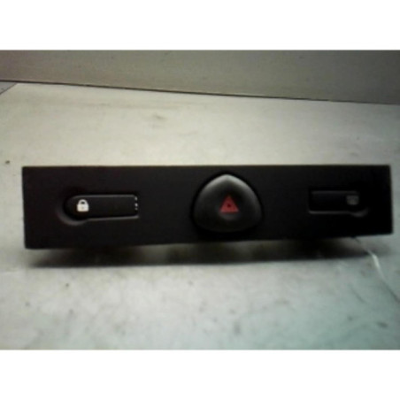 Bouton de warning RENAULT CLIO 2 Photo n°1