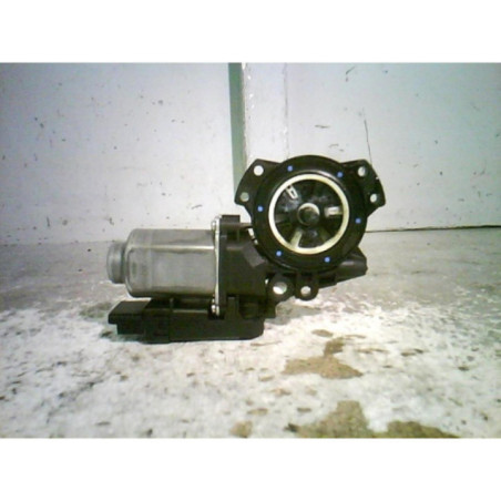 Moteur leve vitre avant gauche KIA CEE-D 1 Photo n°1