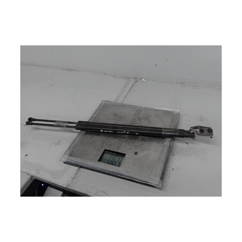 Verin de coffre NISSAN NOTE 1