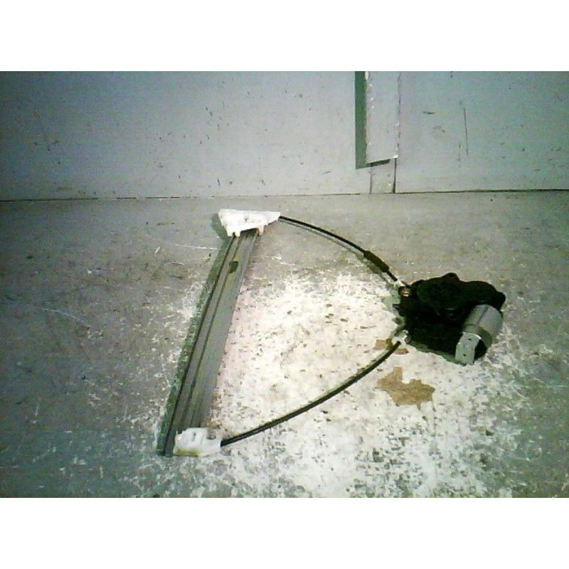 Moteur leve vitre avant droit MAZDA 3 1