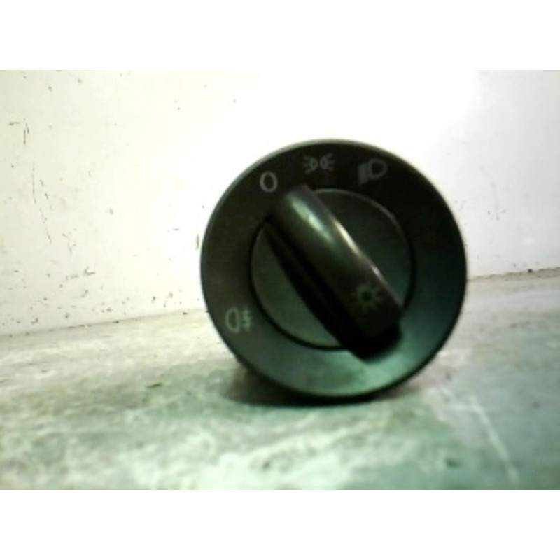 Commande de phare VOLKSWAGEN POLO 4