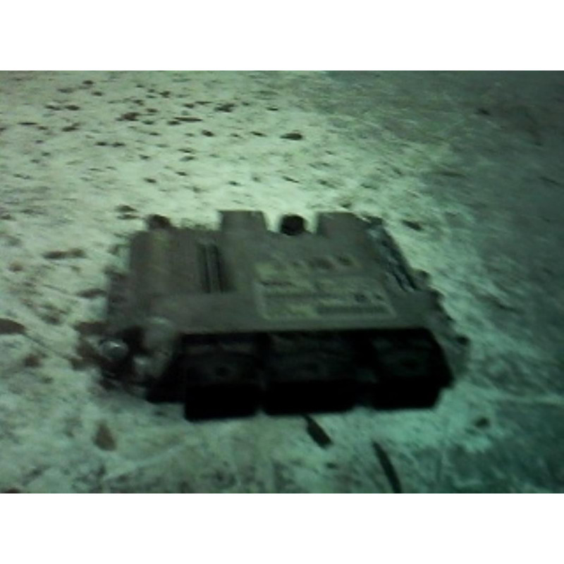 Calculateur moteur PEUGEOT 206