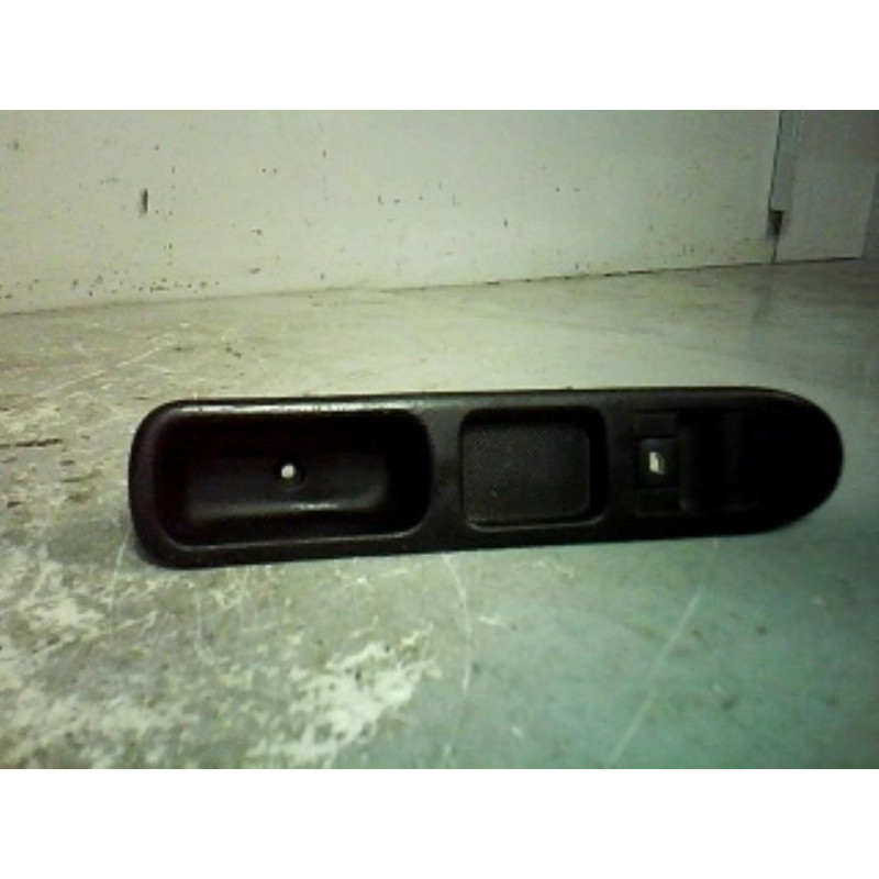 Interrupteur de leve vitre avant droit PEUGEOT 307