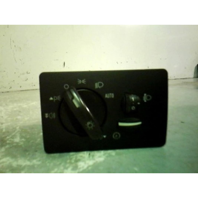 Commande de phare FORD FOCUS 2