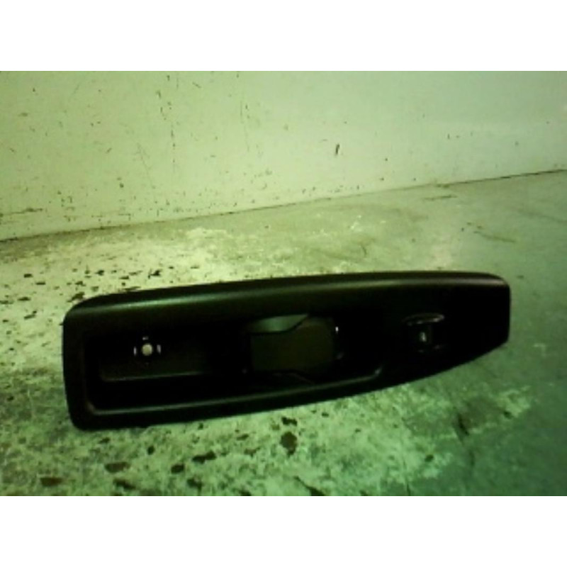 Interrupteur de leve vitre avant droit FIAT DOBLO 2