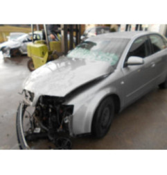 Verin de coffre AUDI A4 2 Photo n°6