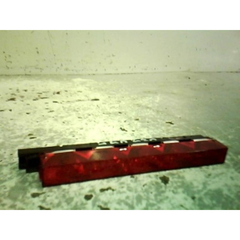 Feu arriere stop central FORD MONDEO 2