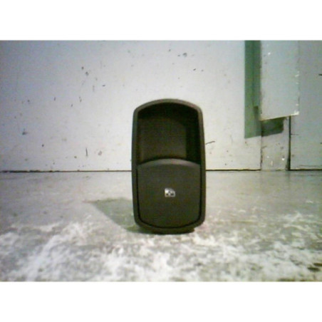Interrupteur de leve vitre avant droit OPEL CORSA D Photo n°1