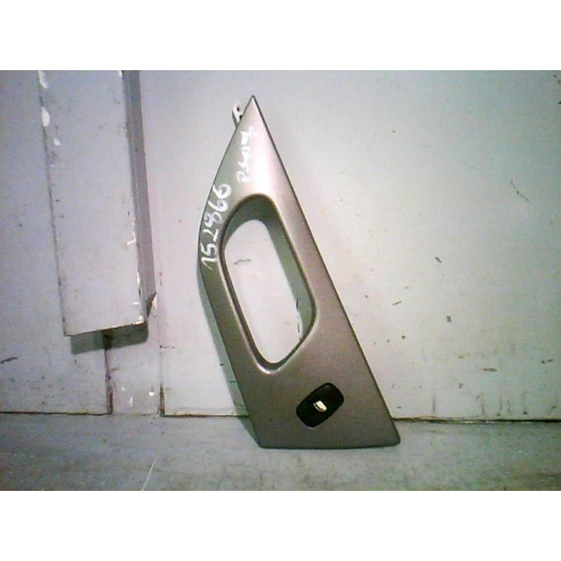 Interrupteur de leve vitre arriere droit PEUGEOT 407