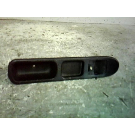 Interrupteur de leve vitre avant droit PEUGEOT 307 Photo n°1