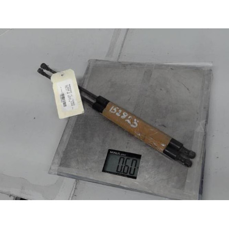 Verin de coffre MERCEDES CLASSE E 210 Photo n°1