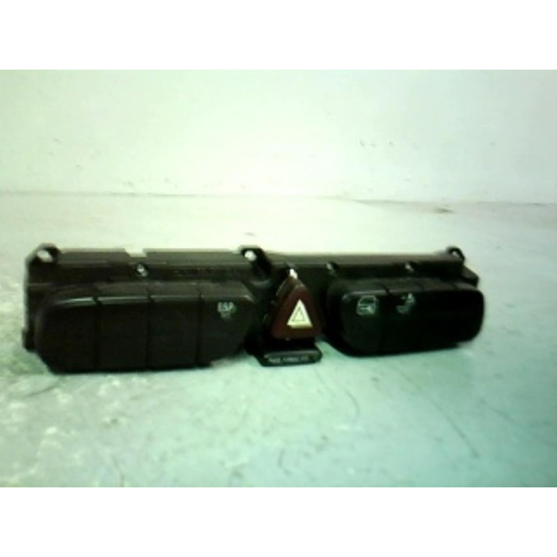 Bouton de warning MERCEDES CLASSE C 203
