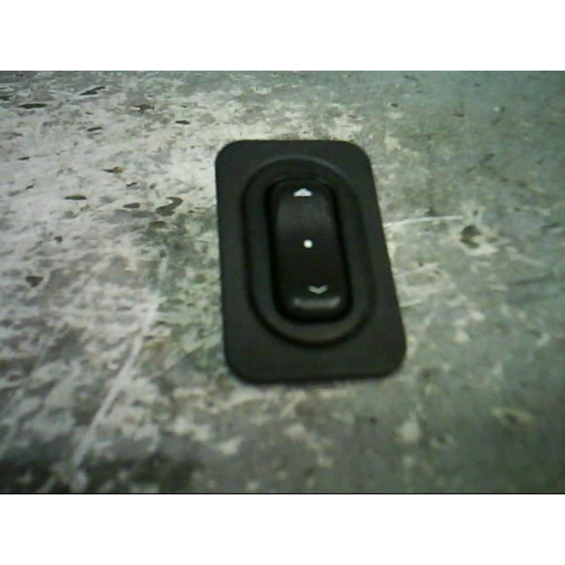 Interrupteur de leve vitre avant droit OPEL MERIVA A