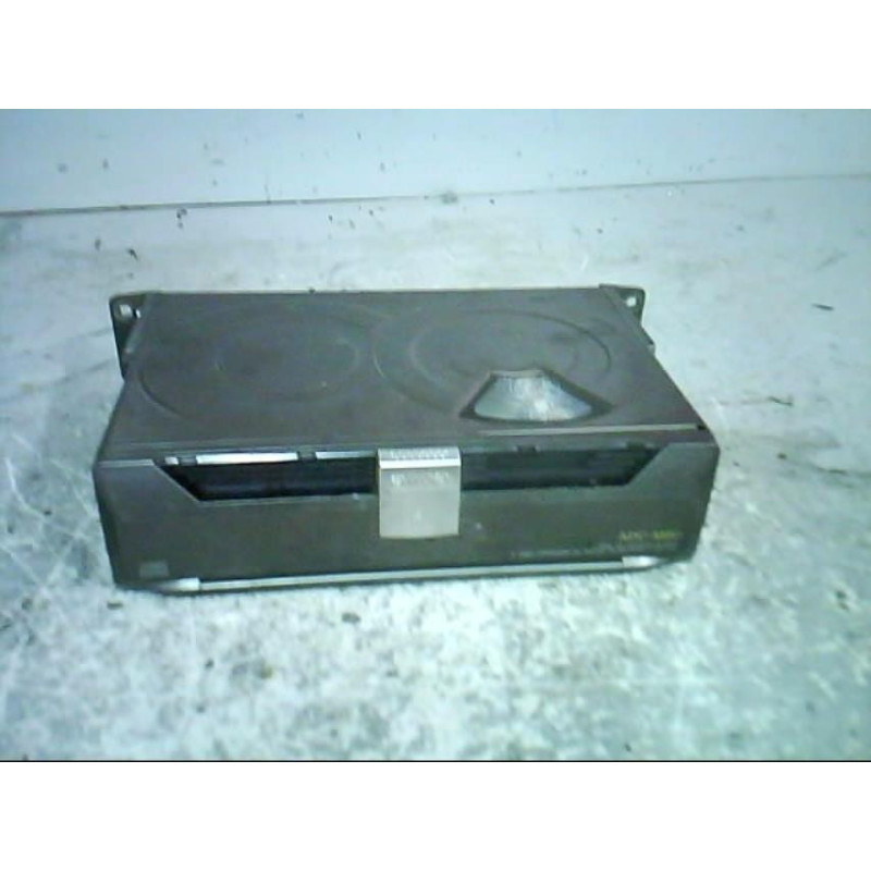 Chargeur CD MAZDA 323 6