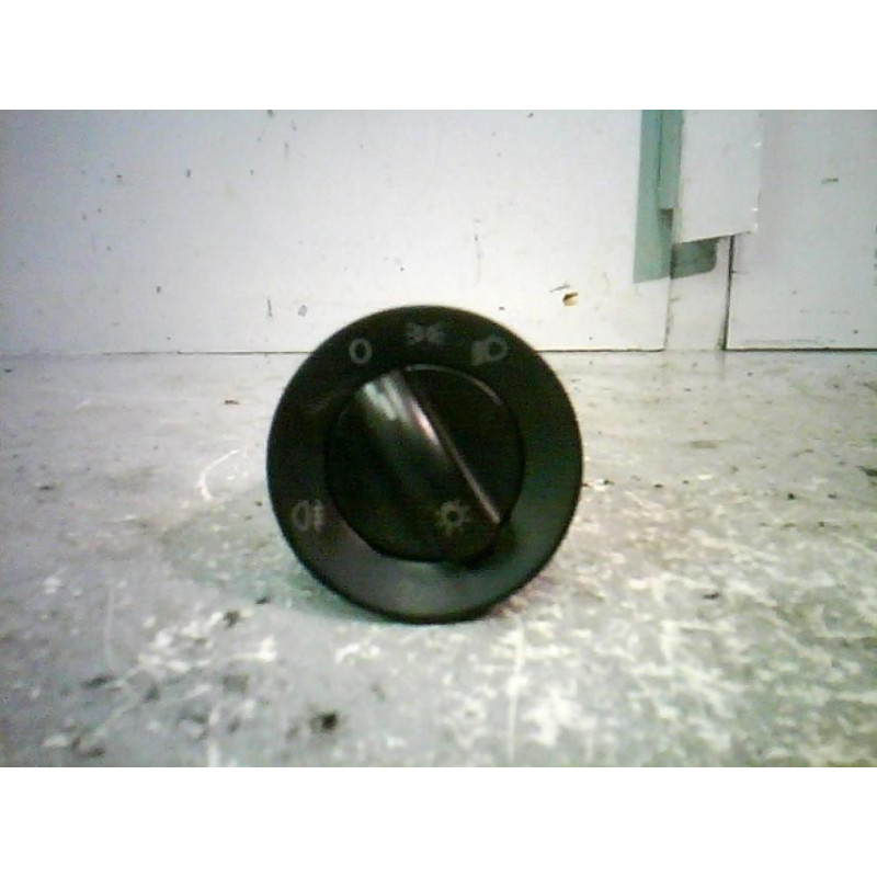 Commande de phare VOLKSWAGEN POLO 4