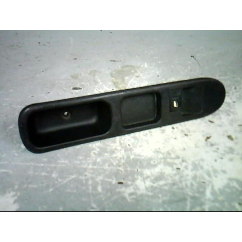 Interrupteur de leve vitre avant droit PEUGEOT 307