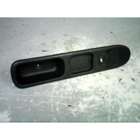 Interrupteur de leve vitre avant droit PEUGEOT 307 Photo n°1