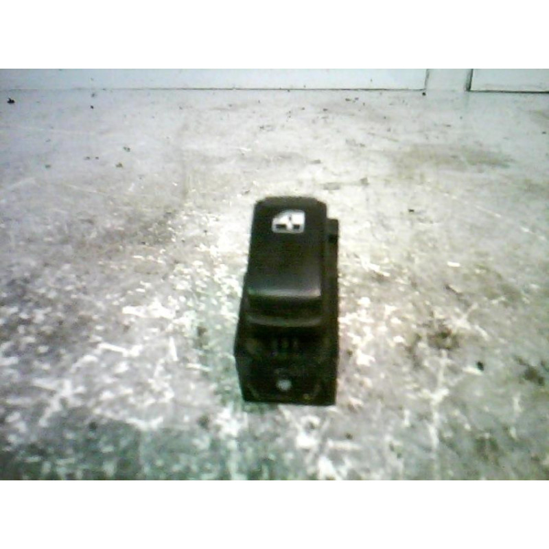 Interrupteur de leve vitre arriere gauche KIA PICANTO 1