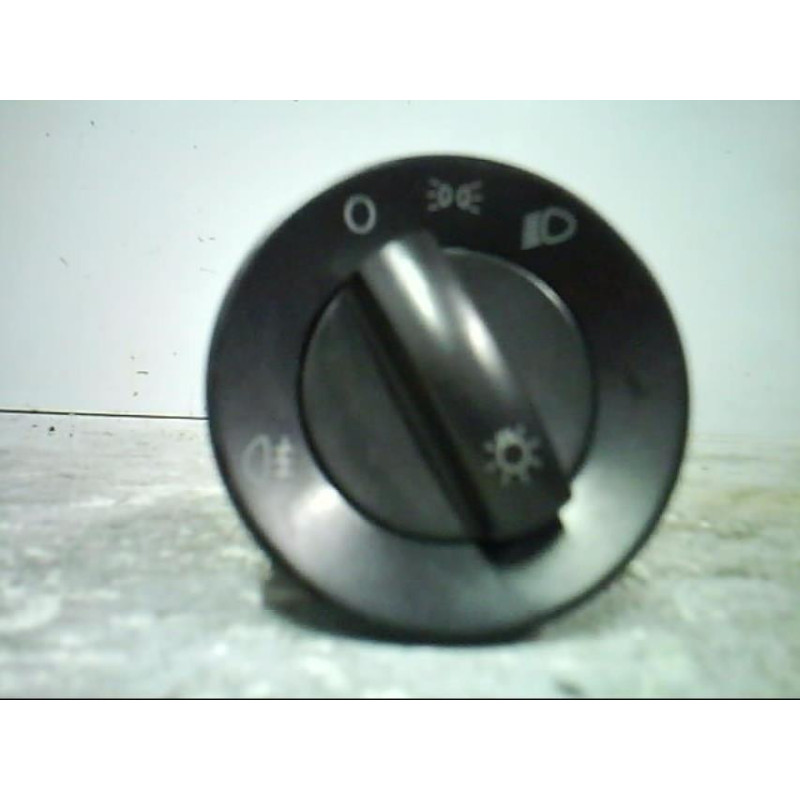 Commande de phare VOLKSWAGEN POLO 4