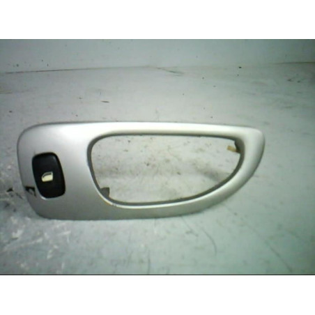 Interrupteur de leve vitre arriere droit PEUGEOT 307 Photo n°1
