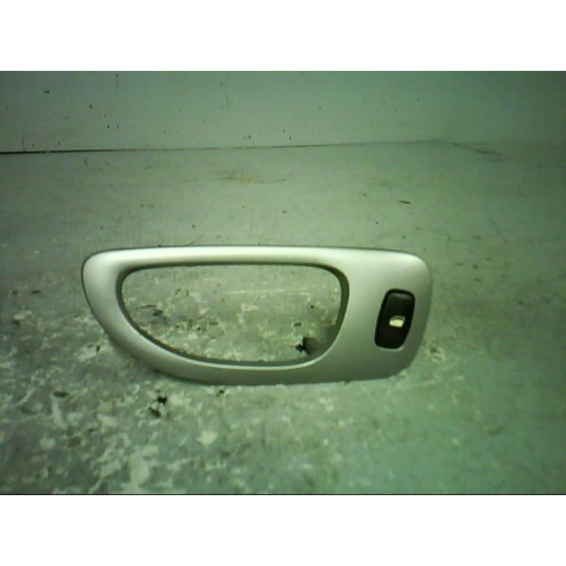 Interrupteur de leve vitre arriere gauche PEUGEOT 307