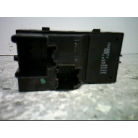 Interrupteur de leve vitre avant droit OPEL MERIVA B