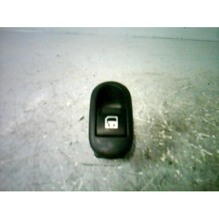 Bouton/Interrupteur PEUGEOT 1007 Photo n°1