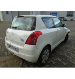 Verin de coffre SUZUKI SWIFT 3 Photo n°6