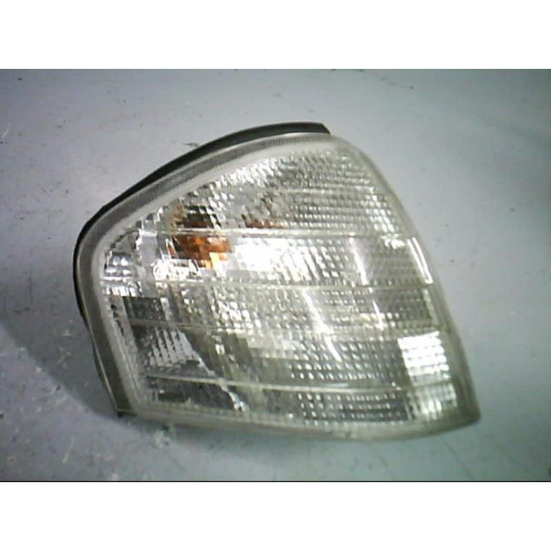 Optique avant secondaire droit (feux)(clignotant) MERCEDES CLASSE C 202