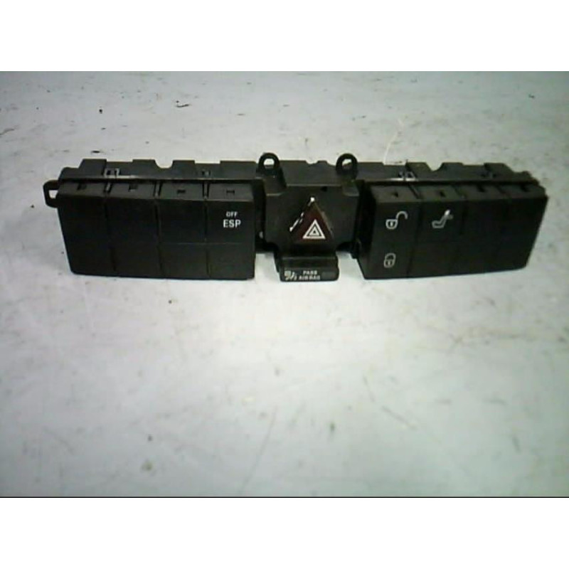 Bouton de warning MERCEDES CLASSE C 203