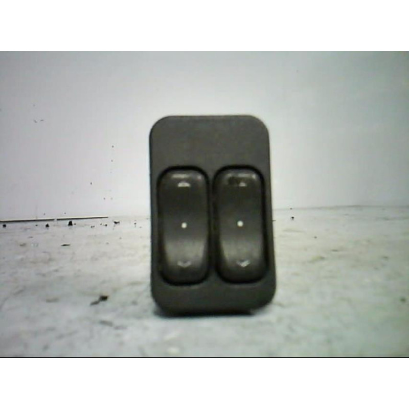 Interrupteur de leve vitre avant gauche OPEL MERIVA A