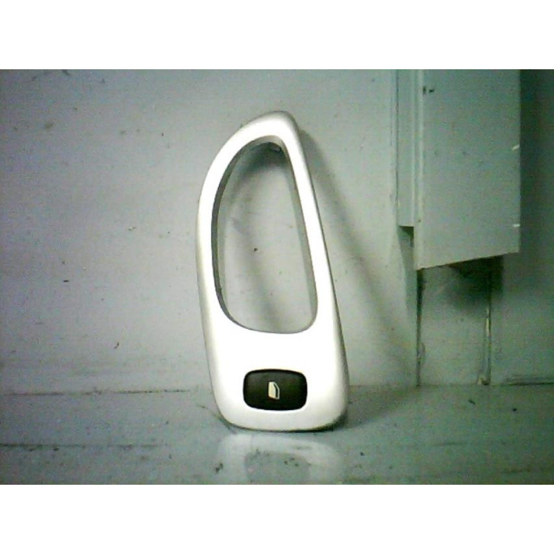 Interrupteur de leve vitre arriere gauche PEUGEOT 307