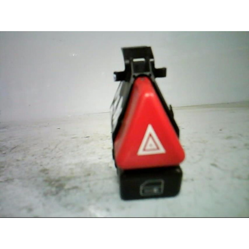 Bouton de warning MERCEDES CLASSE A 168