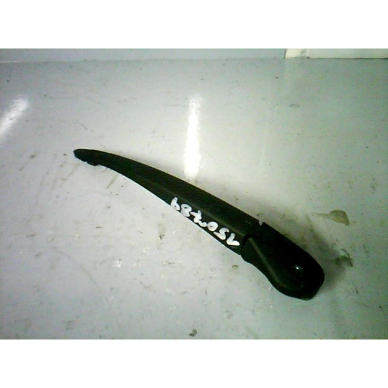 Bras essuie glace arriere NISSAN MICRA 3