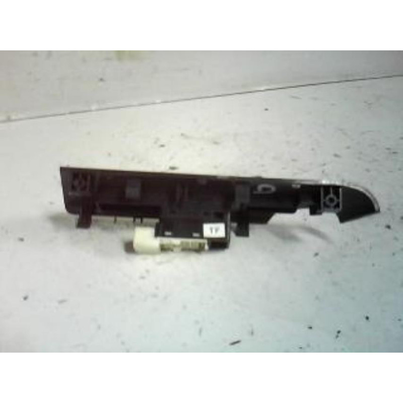 Interrupteur de leve vitre avant droit CHEVROLET AVEO 1