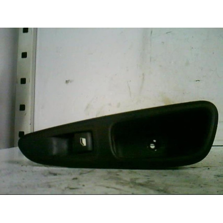 Interrupteur de leve vitre arriere droit PEUGEOT 308 1 Photo n°1