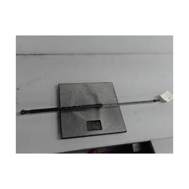 Verin de capot AUDI A4 1