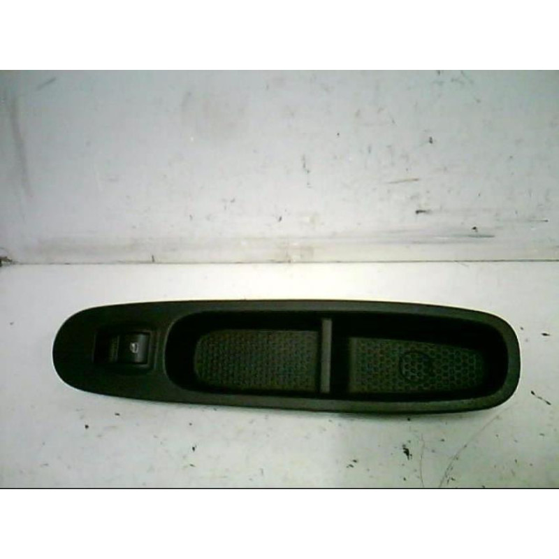Interrupteur de leve vitre avant droit FIAT PUNTO EVO 3