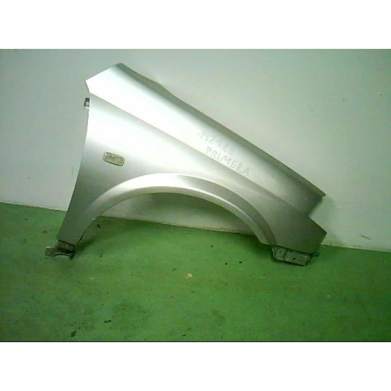 Aile avant droit NISSAN PRIMERA 4