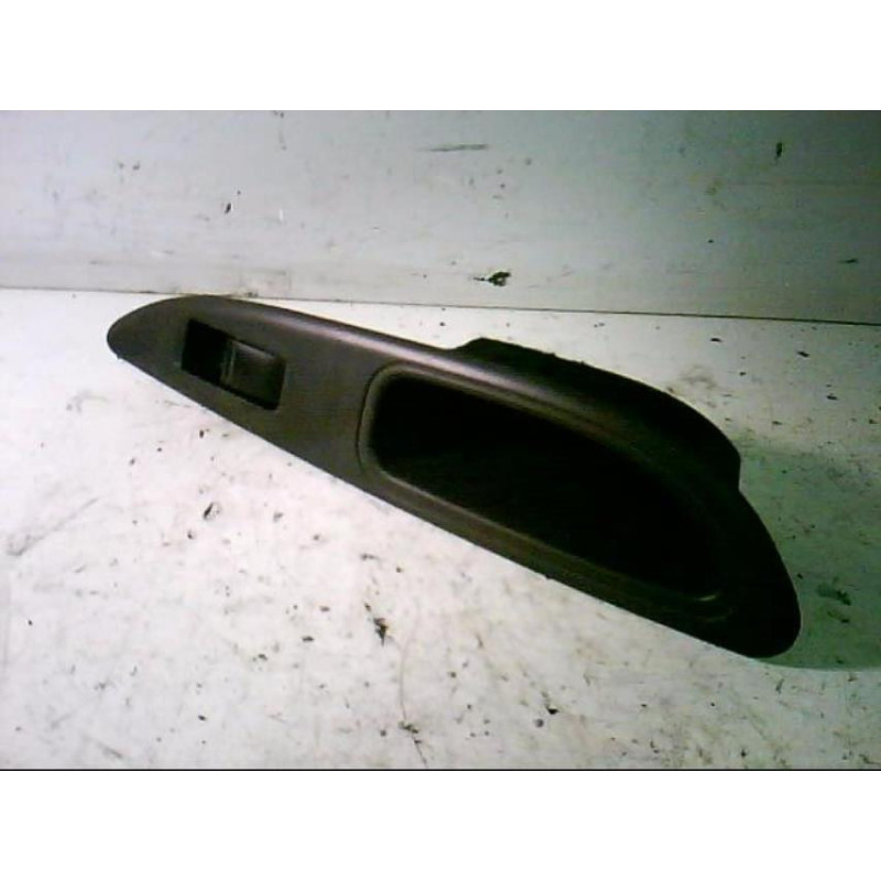 Interrupteur de leve vitre arriere gauche NISSAN PRIMERA 3